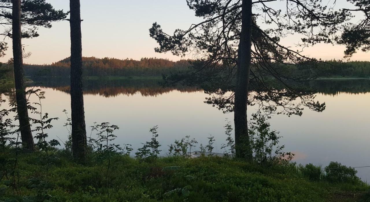 Cozy Cottage In The Woods, Near Dyreparken In Kristiansand, Lake Lolandsvannet Ovrebo Extérieur photo